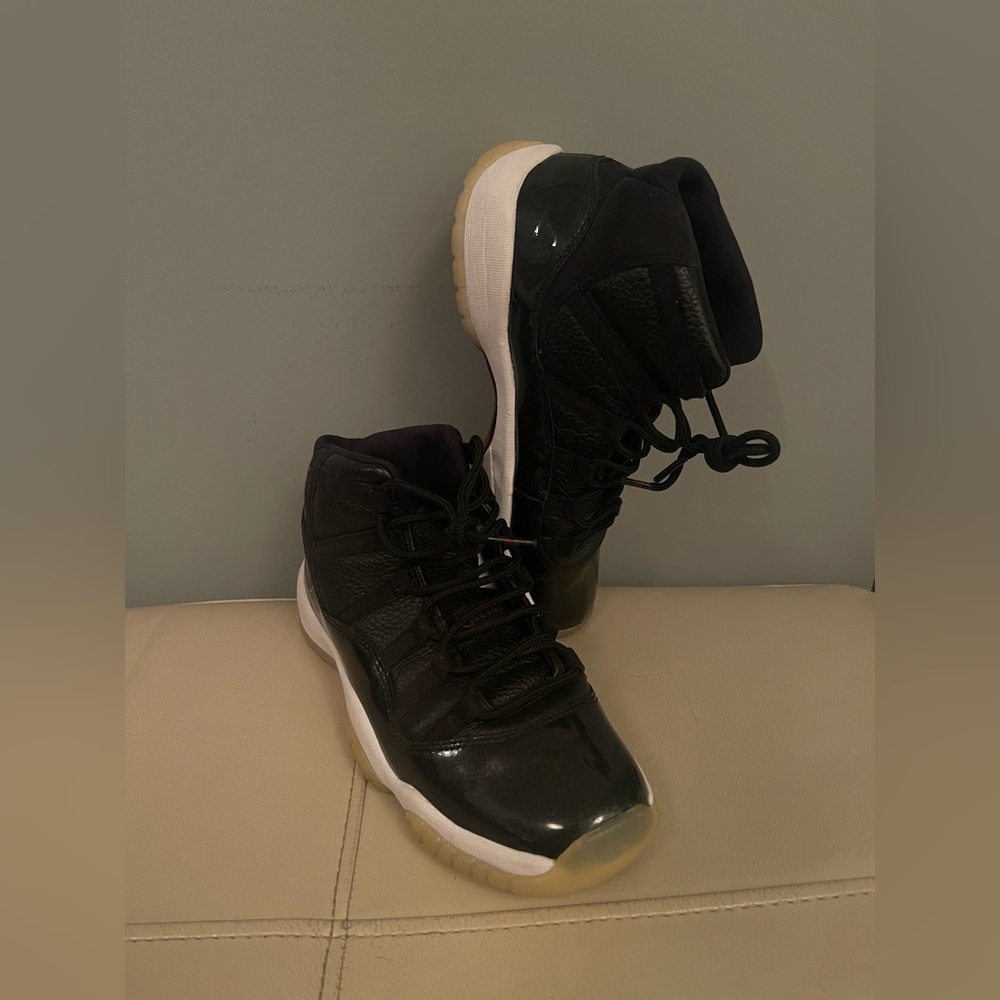 Jordan 11 GS 72-10 2015 Jubilee Sneakers Size 6.5Y Used Great Condition